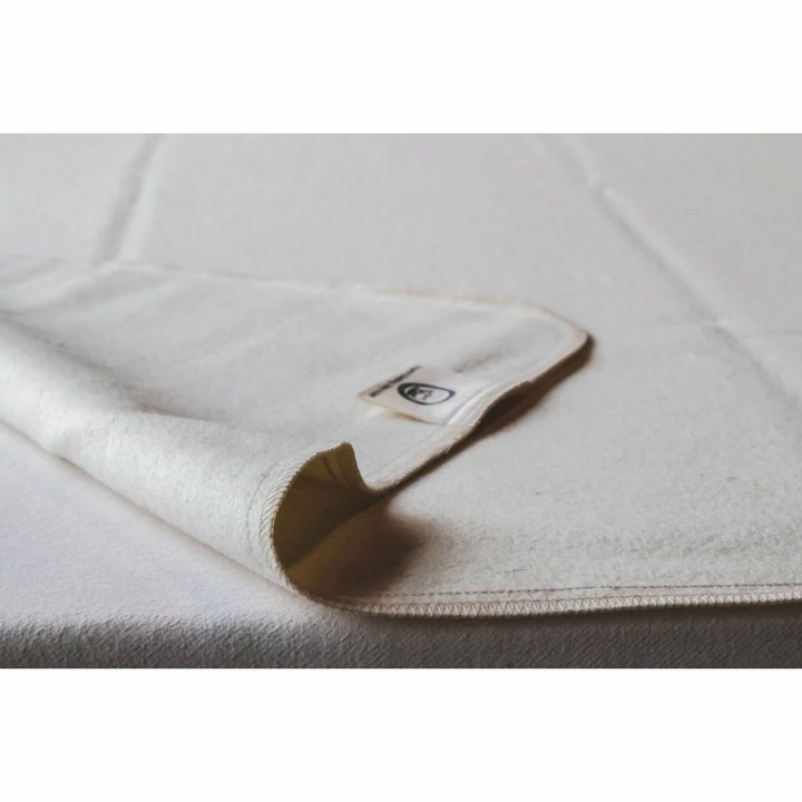 Cambiador de lana Holy Lamb Organics con barrera de humedad, 48 x 89 cm