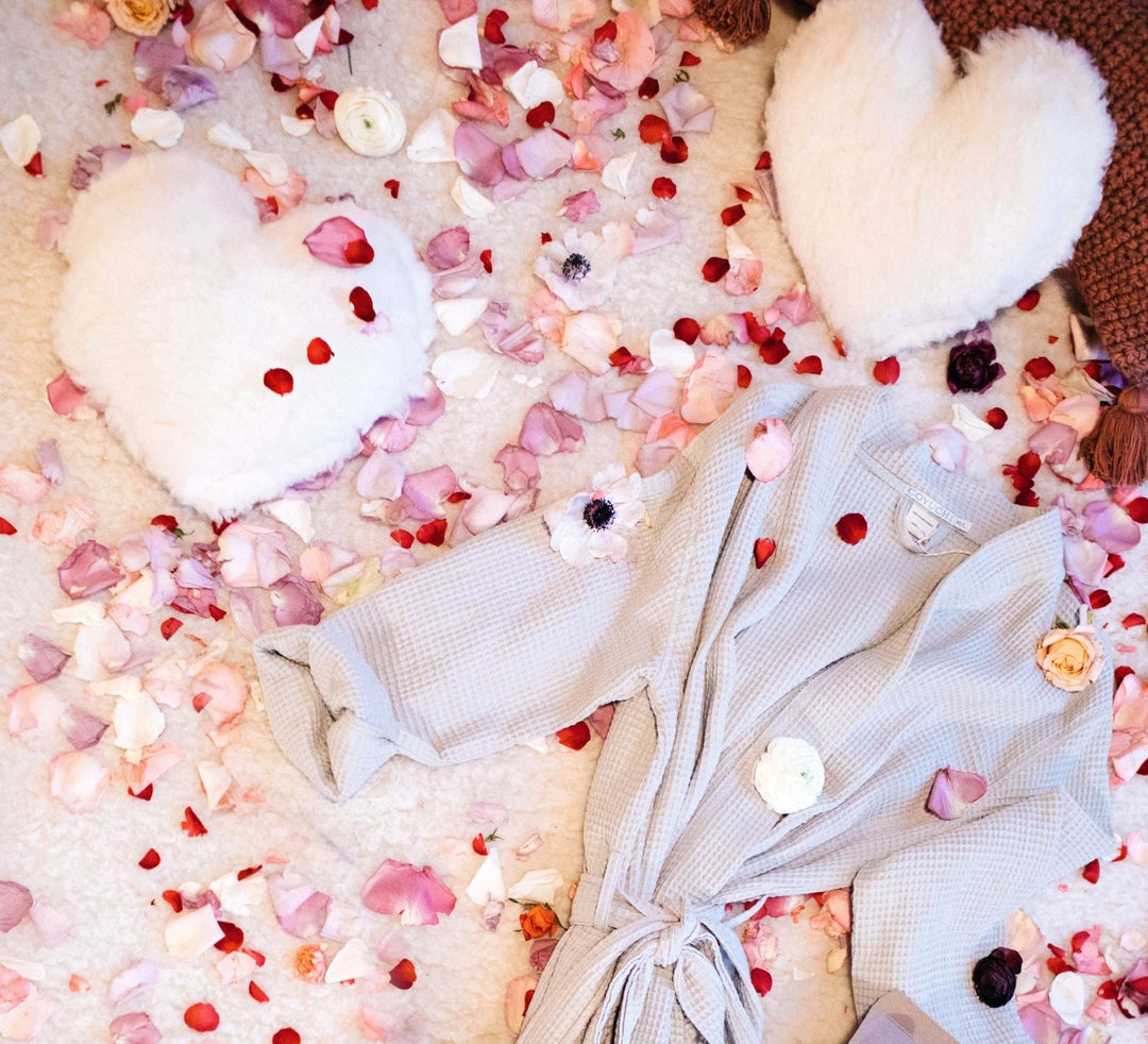 Cojín de peluche suave con forma de corazón de cordero sagrado, regalo para niños, decoración, 30 x 33 cm