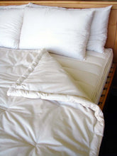 Load image into Gallery viewer, Holy Lamb Organics Comforter Premium Wool Dual-Weight New Standard King
